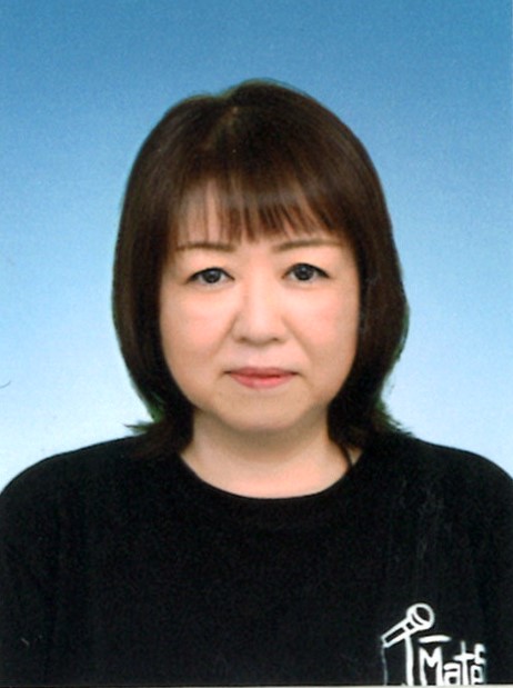 講師 新見　厚子