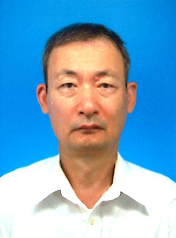 講師 衣笠　雄一