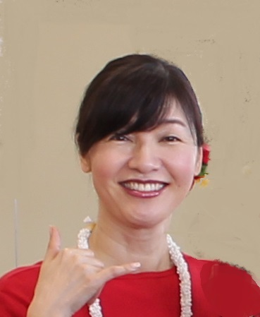 講師 岩原　奈穂（アロハ　ルアナ　フラ　インストラクター）