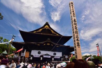 ~七年に一度の盛儀~善光寺御開帳と可憐なスズラン咲く入笠山 ~七年に一度の盛儀~善光寺御開帳と可憐なスズラン咲く入笠山