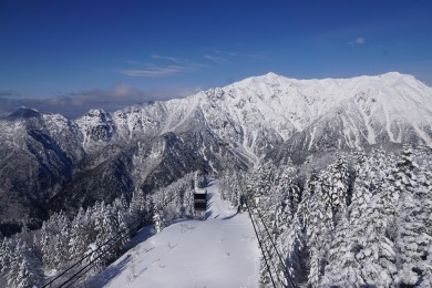 雪の大パノラマ・新穂高ロープウェイと結氷の平湯大滝、白川郷3日間 雪の大パノラマ・新穂高ロープウェイと結氷の平湯大滝、白川郷3日間