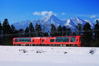 「えちごトキめきリゾート雪月花」貸切乗車と北陸めぐり宇奈月温泉連泊３日間