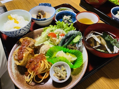 古農家カフェ「いちょうの家」春の山菜コースランチ ＆稲叢山　天空のバルコニー遅咲きの桜＆アケボノつつじ