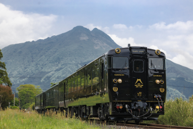 JR九州新D&S列車特急「かんぱち・いちろく」貸切運行!別府・日出温泉、山鹿温泉宿泊4日間~爽やか秋の阿蘇絶景、柳川藩主花邸「御花」~ JR九州新D&S列車特急「かんぱち・いちろく」貸切運行!別府・日出温泉、山鹿温泉宿泊4日間~爽やか秋の阿蘇絶景、柳川藩主花邸「御花」~