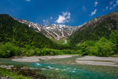 北アルプスの稜線を辿る～上高地・乗鞍・立山黒部アルペンルート、白川郷～4日間の旅