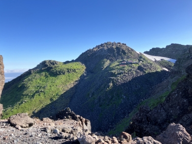＜山歩き旅行・中級＞鳥海山と出羽三山（月山・羽黒山・湯殿山）5日間（山形）