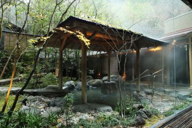 西村屋招月庭　露天風呂